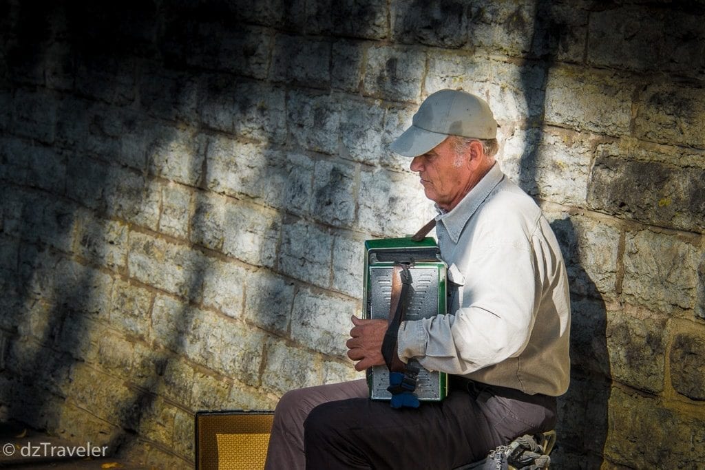 Street musician in Tallinn